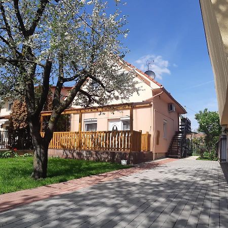 Rozsa Apartment Hajduszoboszlo Bagian luar foto
