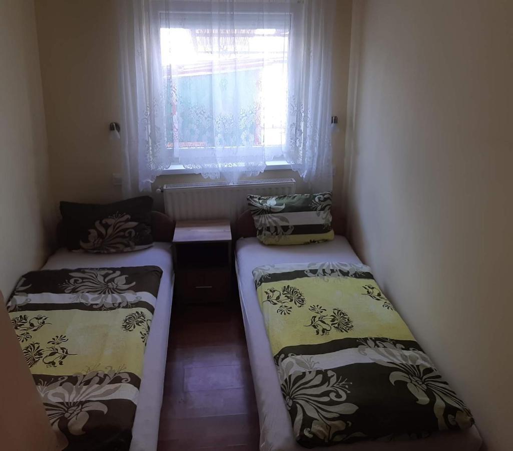 Rozsa Apartment Hajduszoboszlo Bagian luar foto