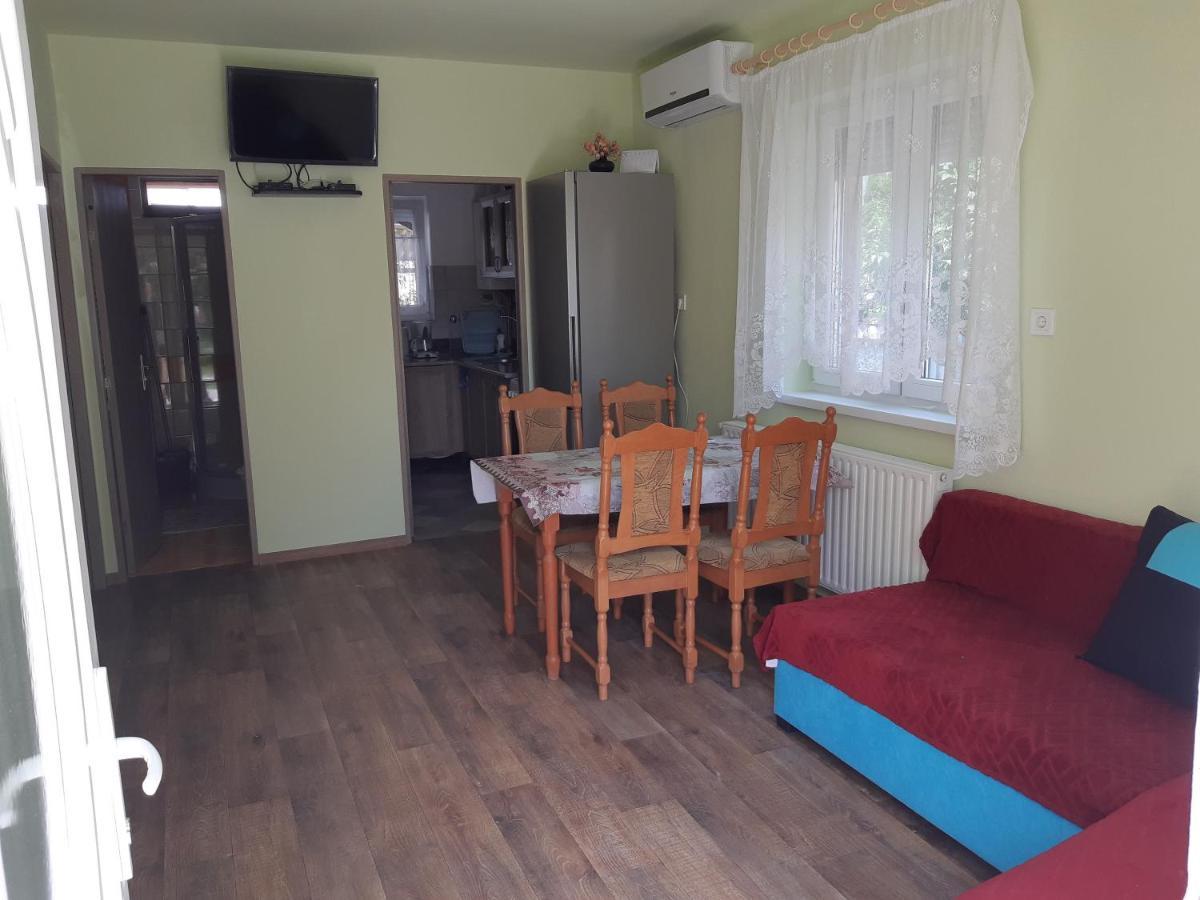 Rozsa Apartment Hajduszoboszlo Bagian luar foto