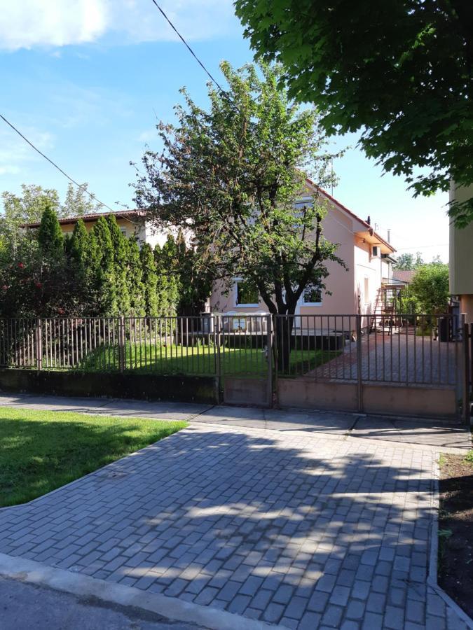 Rozsa Apartment Hajduszoboszlo Bagian luar foto