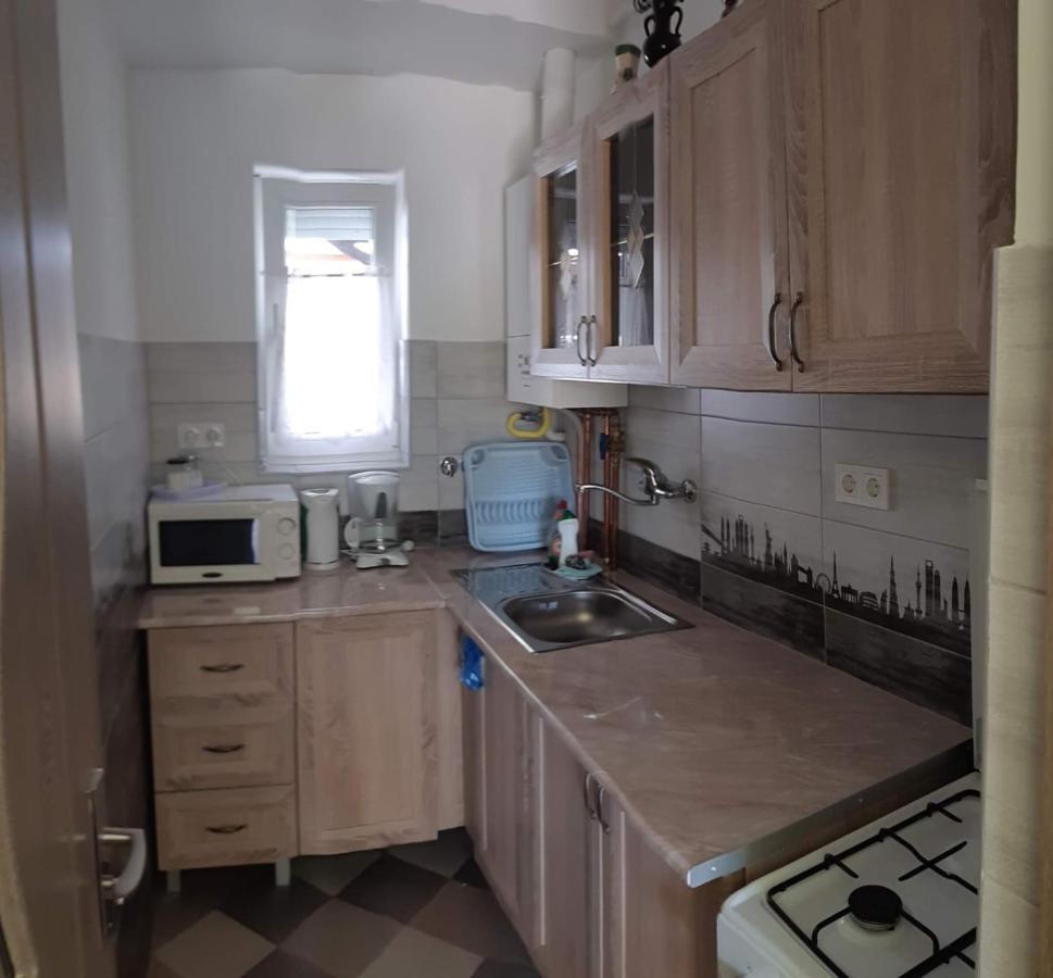 Rozsa Apartment Hajduszoboszlo Bagian luar foto